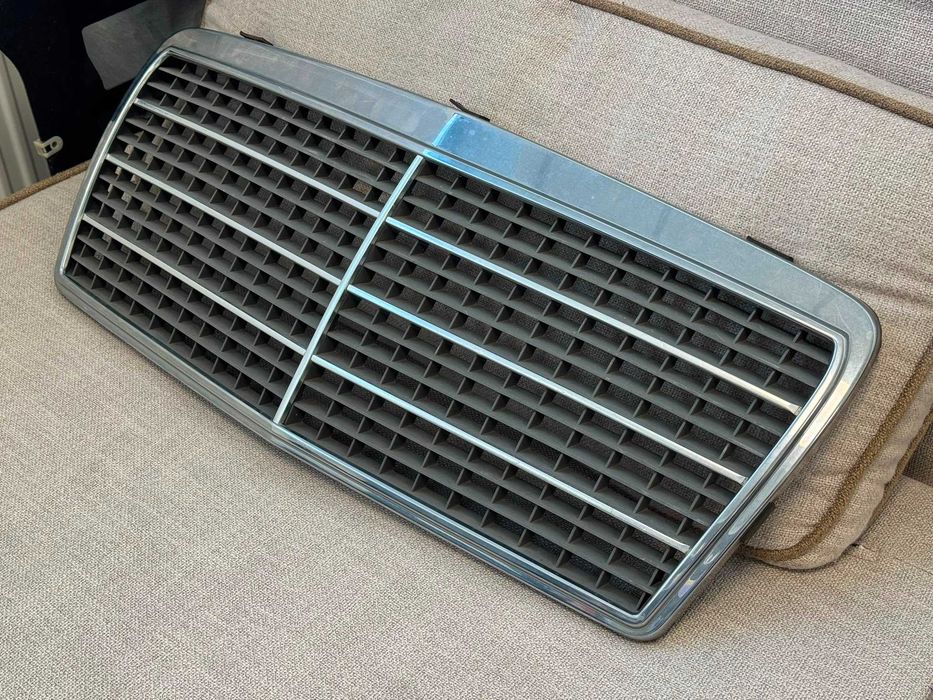 Grila radiator Mercedes-Benz CE W124 Sedan A124 Cabrio S124 Break C124 Coupe 1993-1995