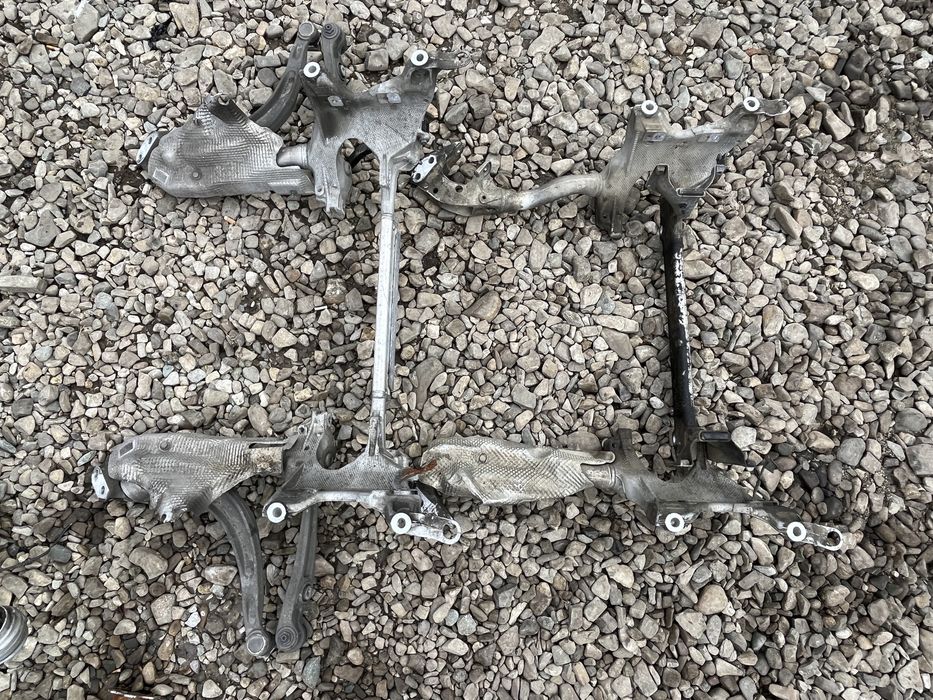 Punte fata / Jug motor / Cadru motor Audi A4 A5 Q5