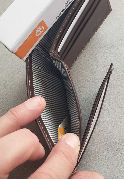 Нов, мъжки портфейл Timberland