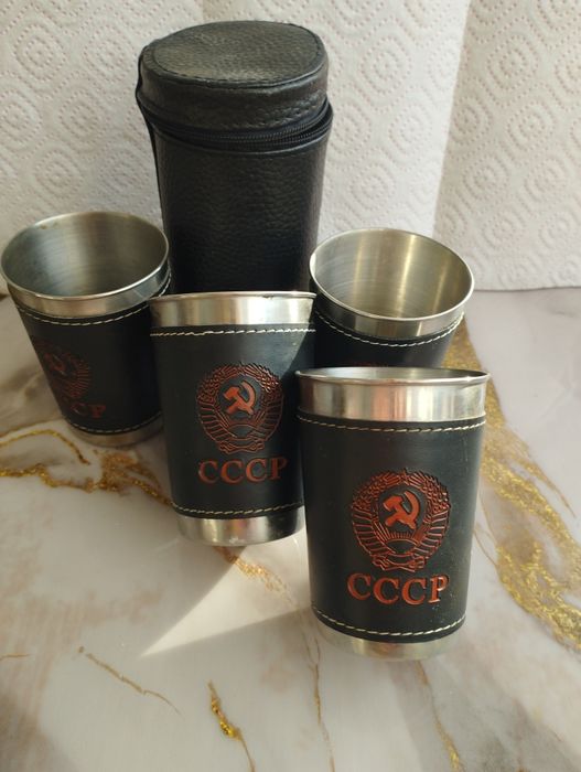 Набор из 4- х стаканчиков в чехле