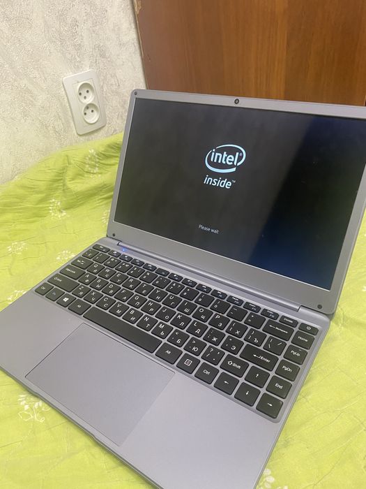 Продам Ноутбук Intel