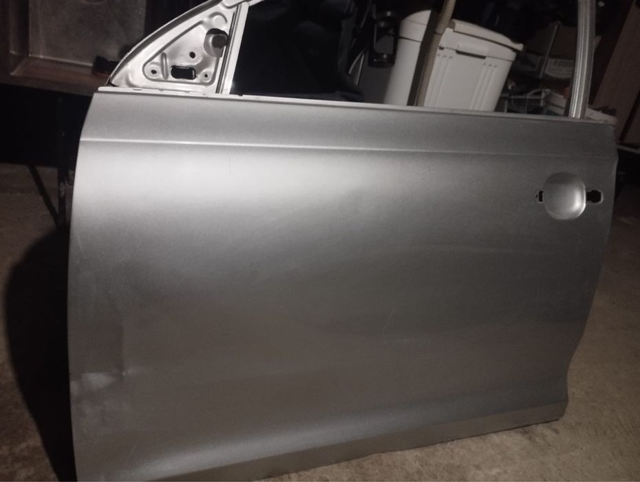 Левая дверь для Skoda Rapid