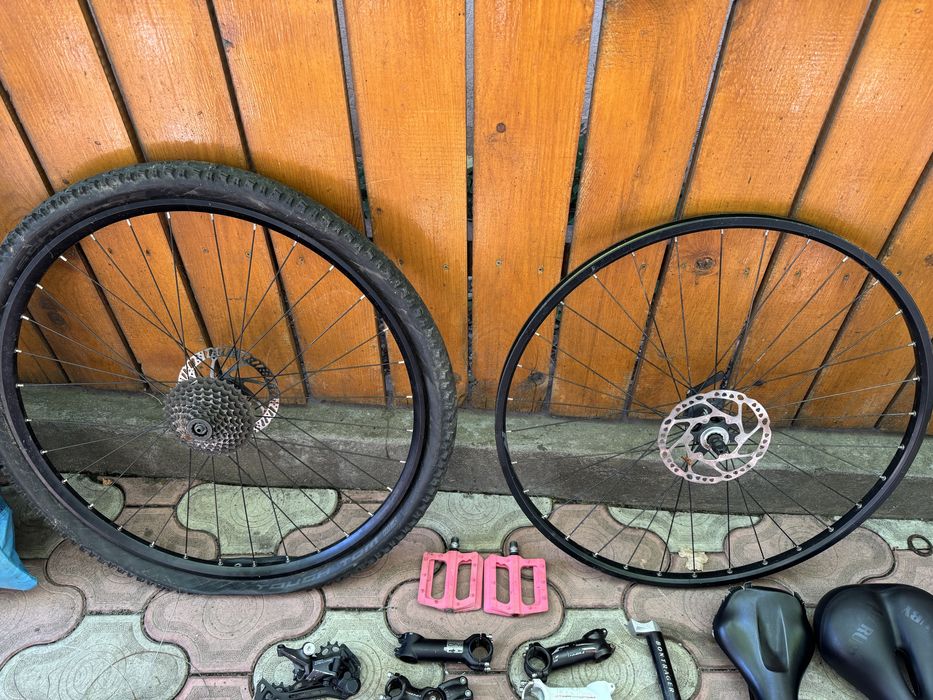 Vand piese si accesorii biciclete