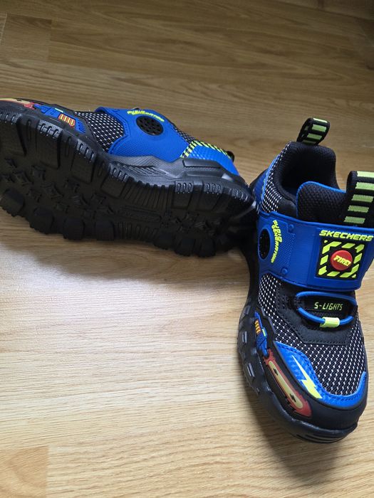 Маратонки Skechers нови