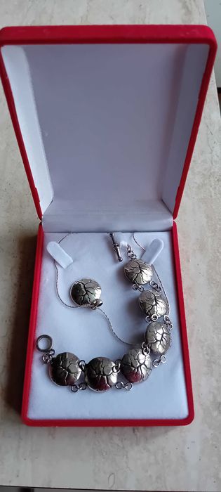 Сребърна колие + гривна