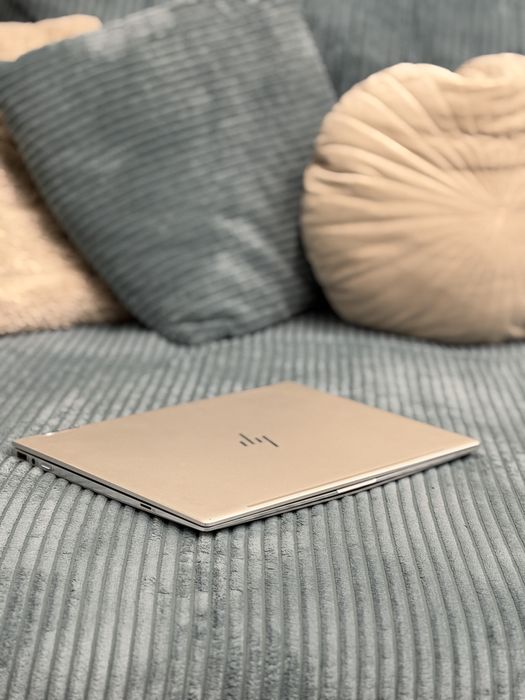 HP Spectre x360 Convertible // 256 GB SSD // Intel i5-8250 CPU