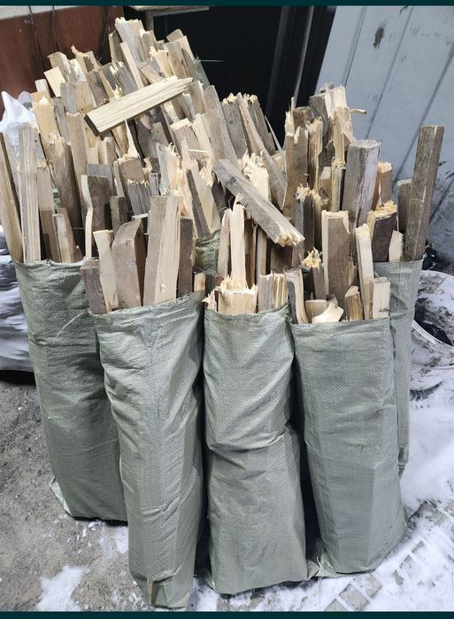 Дрова в мешках от поддона, находиться в Алмалыке.