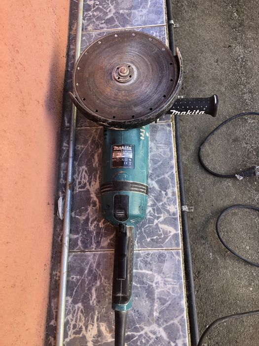 Flex mare makita GA 9030S