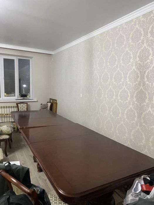 Стол для гостинной большой