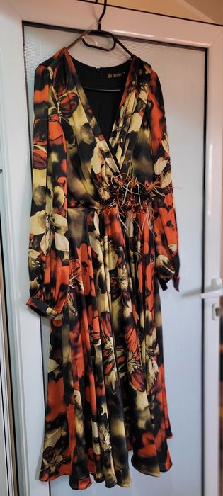 Vând rochie nouă elegantă