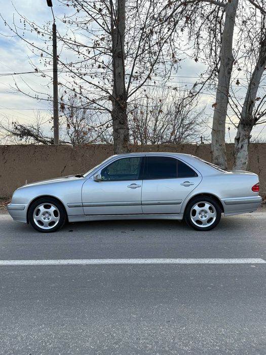 Мерседес бенз Е280 elegans made in Germani