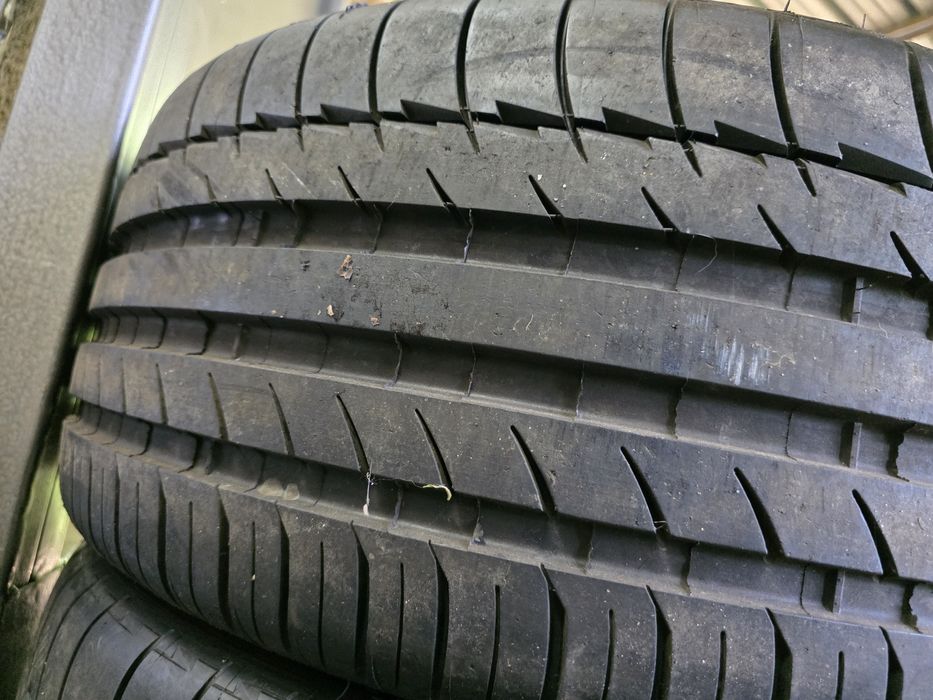 2бр Летни гуми 235 40 18 - Michelin