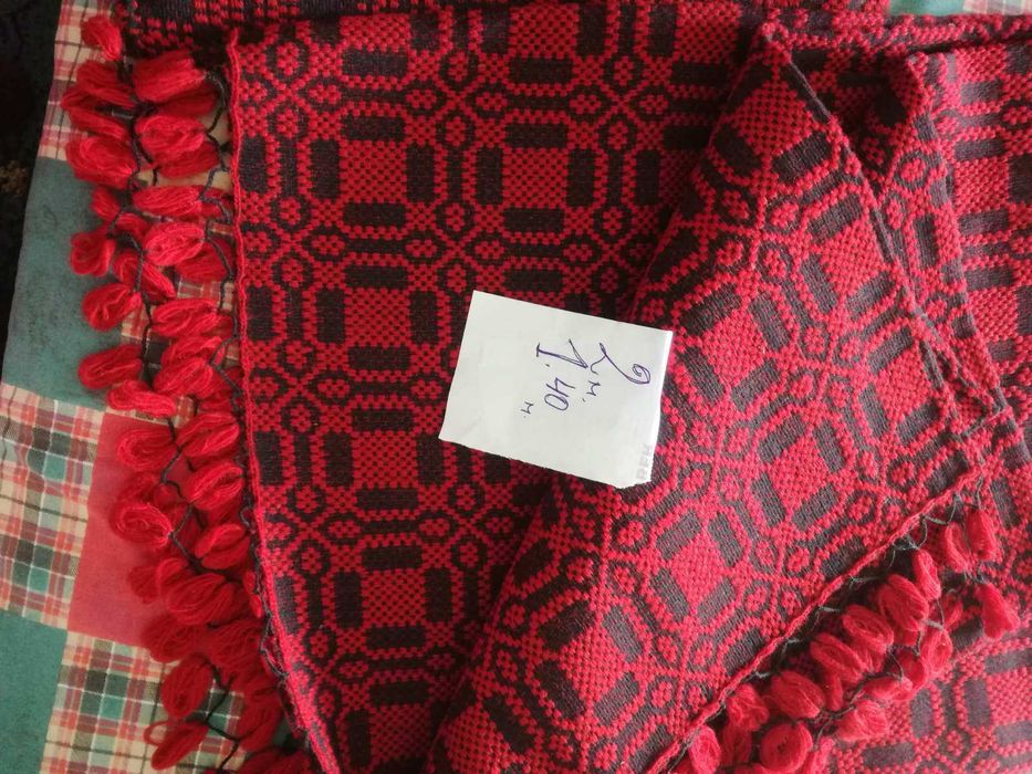 Нови ръчно тъкани черги, пътеки и кувертюри