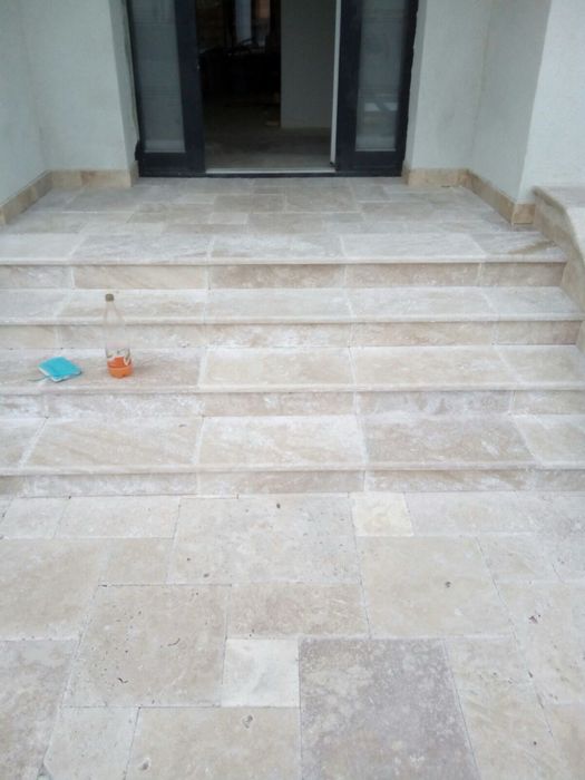 Echipă cu experiență in finisaje interioare si exterioare