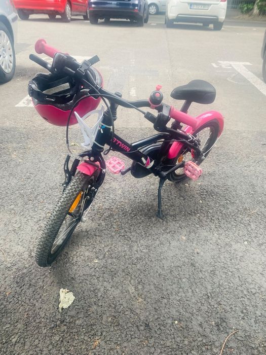 Vând bicicleta  copii