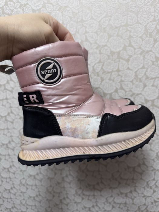 Продам детскую обувь