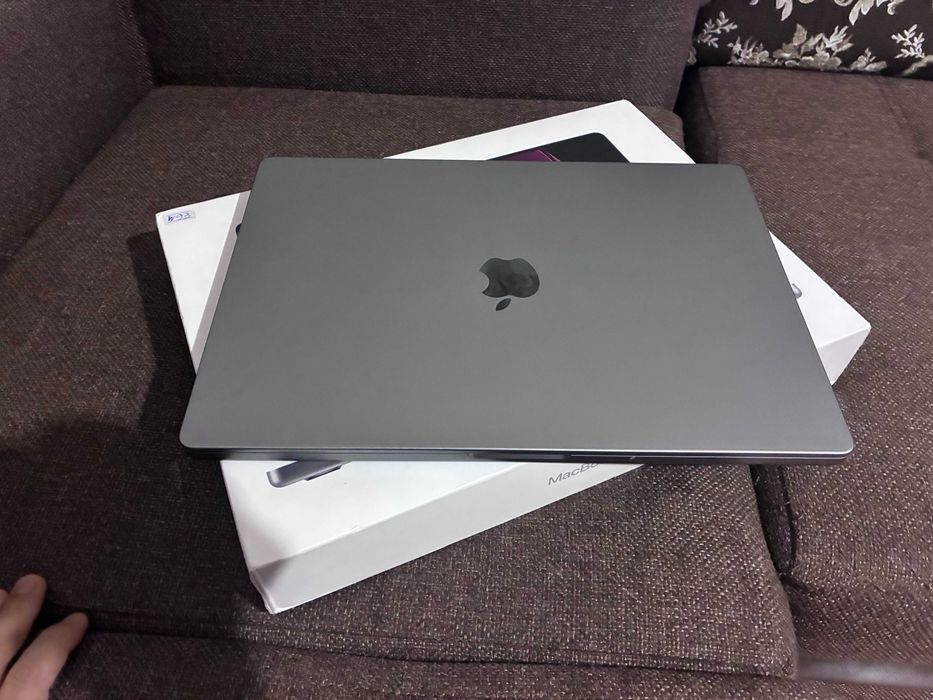 Macbook Pro 16 M2 PRO 1TB