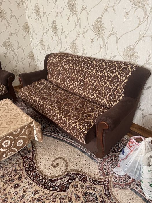 мягкий мебель, диван и кресло