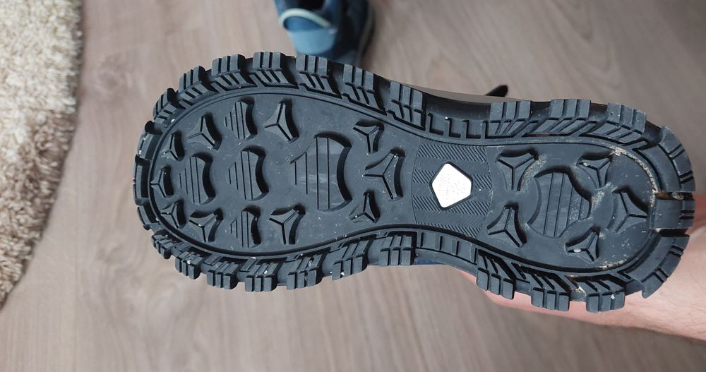 Vând ghete iarnă  copii