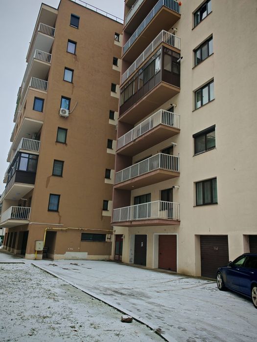 Închiriez Garaj Auto 20mp în complex Anotimpuri - Împărat Traian