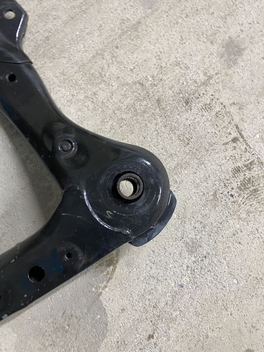 Продам балку на камри 50