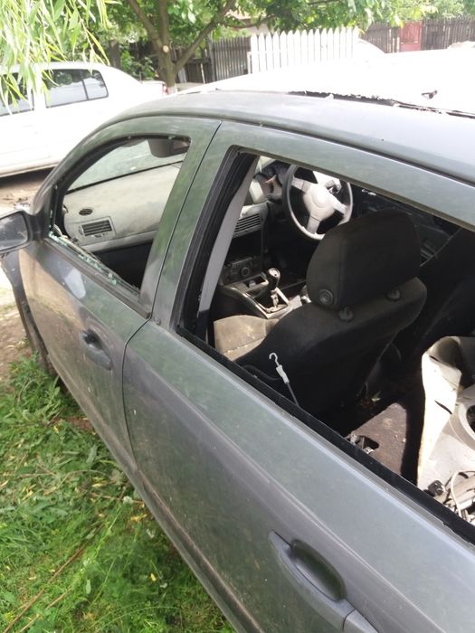 Usa,broasca,bandou,macara,geam,haion Opel Astra H