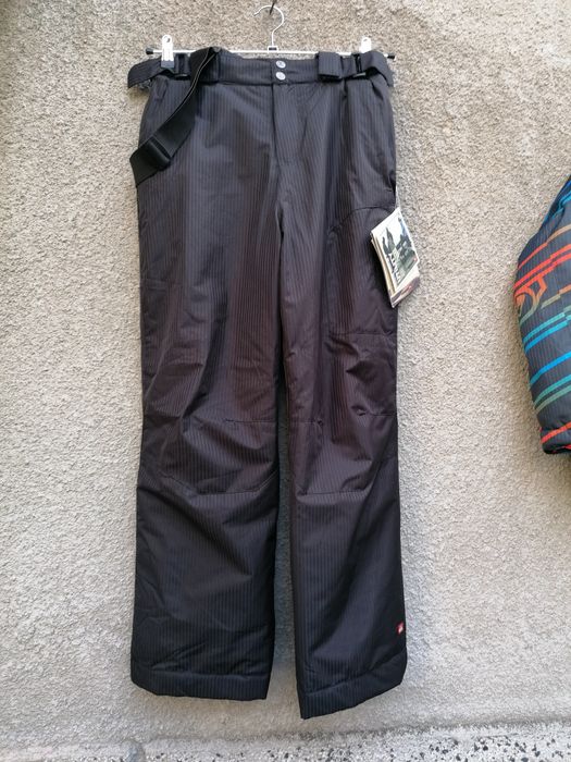 Продавам чисто нови детски зимни комплекти - яке и панталон с тиран