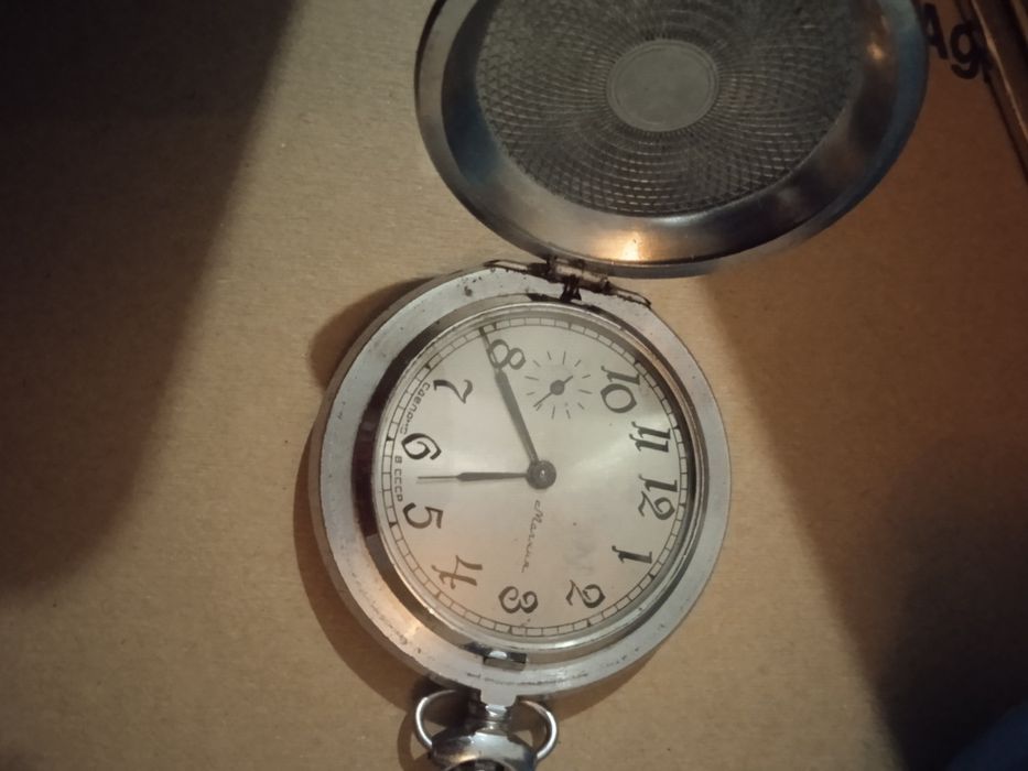 Джобен руски часовник и дамски часовник