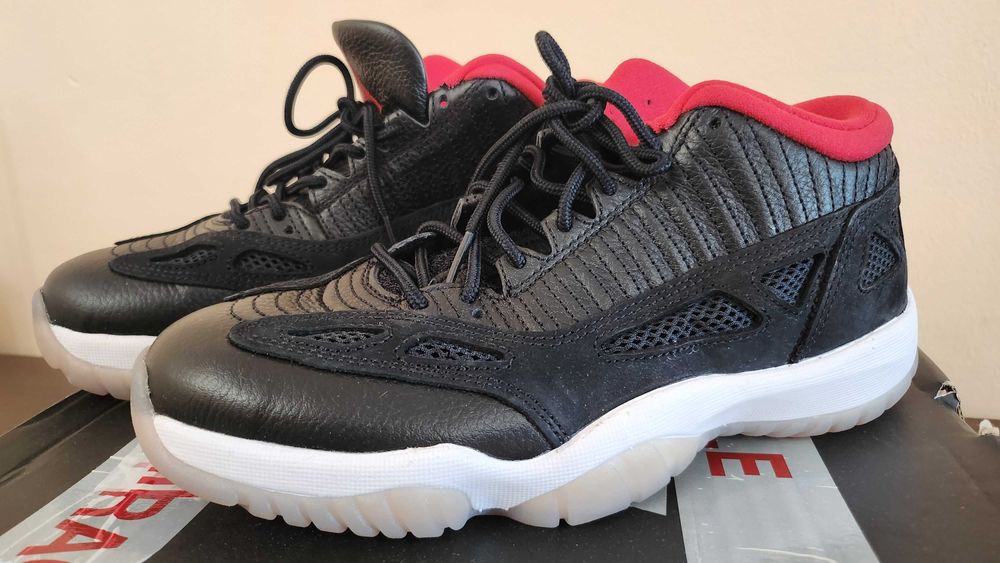 Air Jordan 11 Low IE Bred