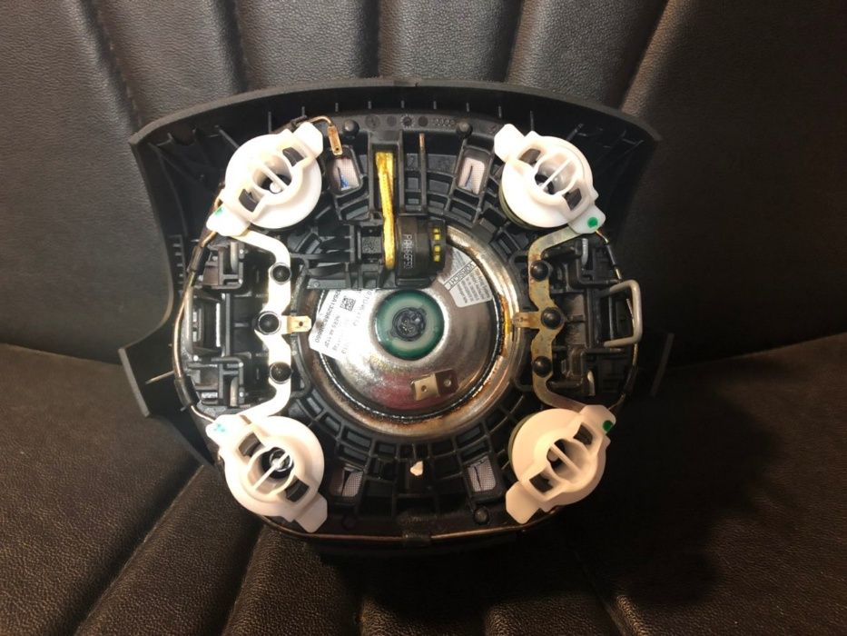 Аирбаг , Аербег , Airbag за 4 лъчев волан на AUDI A4 , A5 , Q5