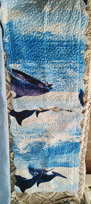 Set cuvertura,3 piese, matlasată ,cu delfini 3D, 200x220 cm