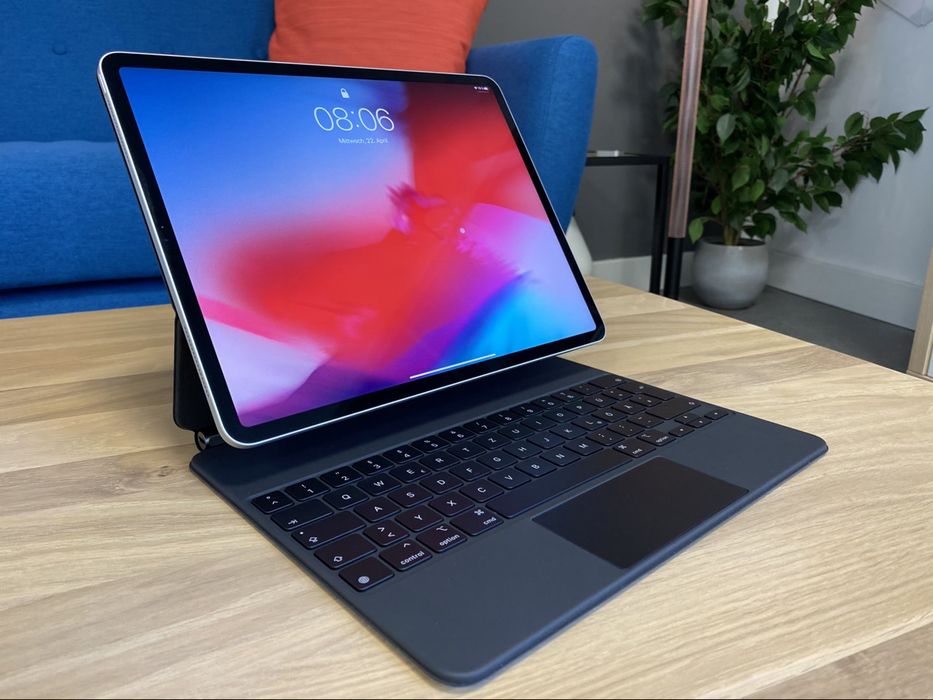 Apple iPad Pro 11 and Pro 13 M2 Magic Keyboard • Чехлы •