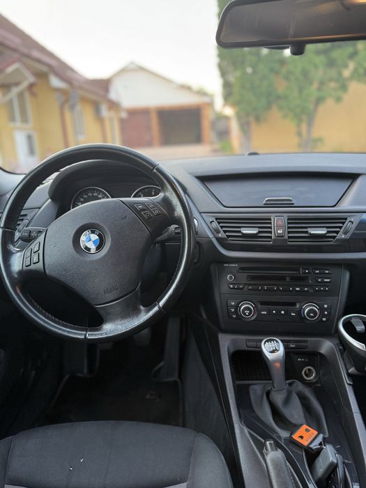 BMW X1 2.0 disel 180 cai putere ,cutie manuala