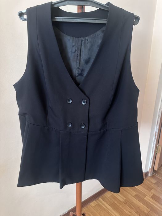 Костюм жилеты 58-60 размера б/у