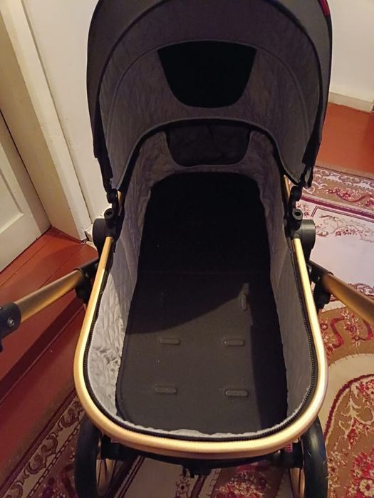 Продам коляску новая