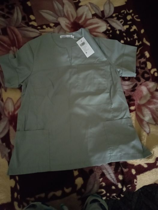 Продам новый мед.костюм