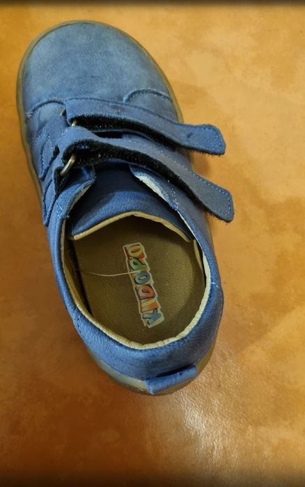 Vand pantofi similar Camper