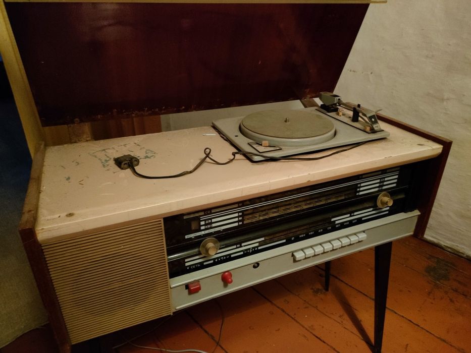 Продам Радиолу Урал-5
