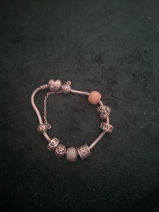 Vand Bratara Pandora 7 charmuri