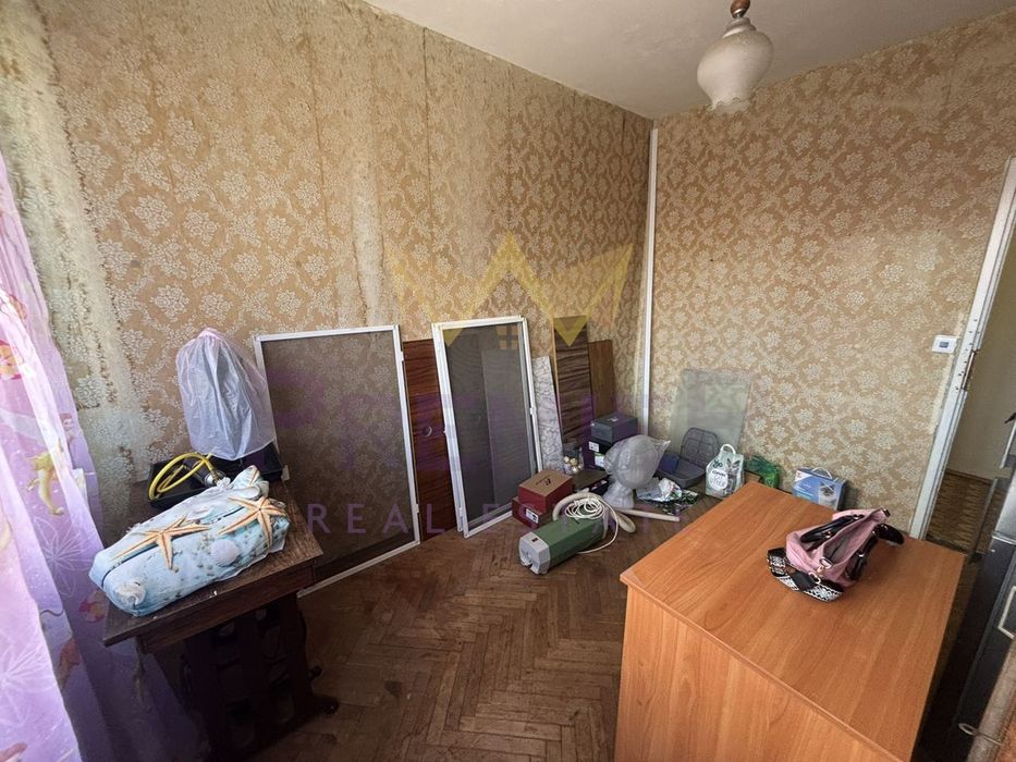 Продава се Четиристаен апартамент в Варна, Кайсиева градина - 86 кв.м за 887 €/кв.м - Снимка #12