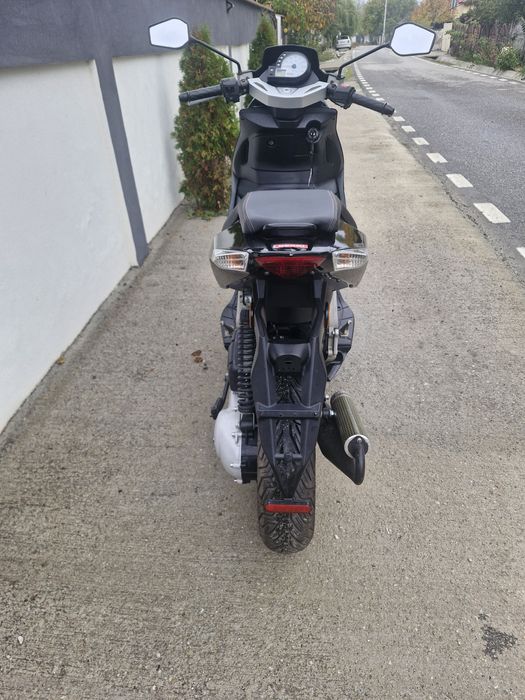 Vând scuter Derbi GP1 50CC motorizare piaggio