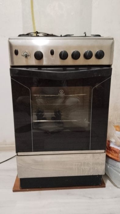 Газовая плита срочно продаётся