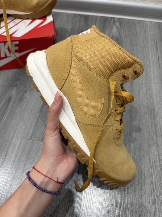 Nike Зимни обувки Hoodland Suede