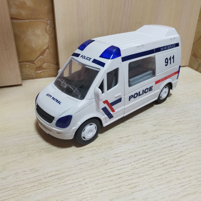 Игрушки.Машина детская