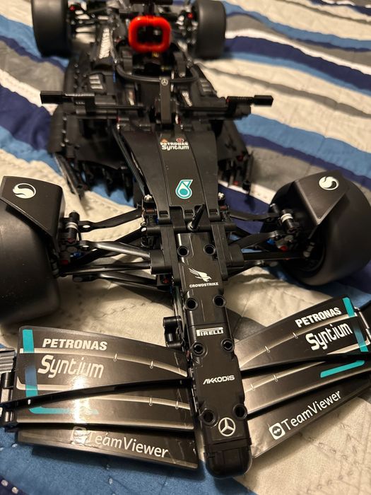 Vând lego F1 Mercedes F1 car Mașina de curse Mercedes-AMG F1