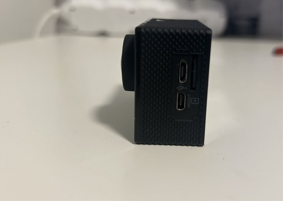 Go pro kamera.      S