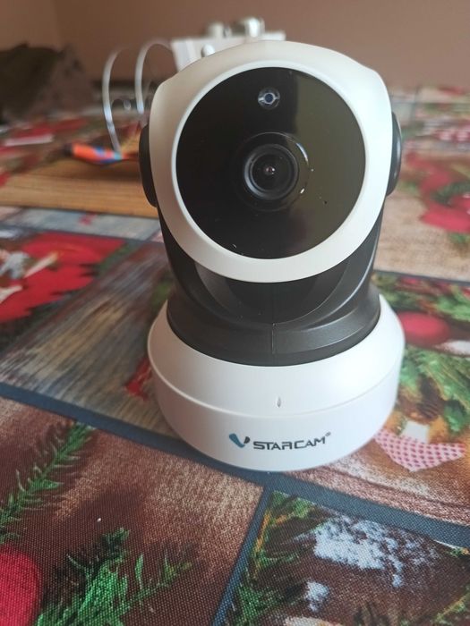 Продавам 2бр.IP-Камери марка-Starcam,модел-C7824WIP