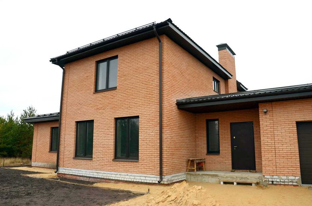 Кірпіш Қарағандыда үйдің сыртына