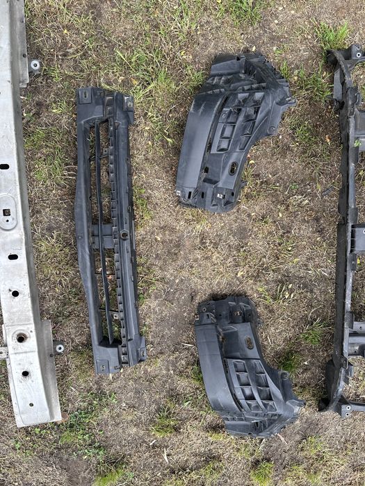 Очиларка/Предна маска/греди/Държачи броня Opel Vivaro Renault Trafik