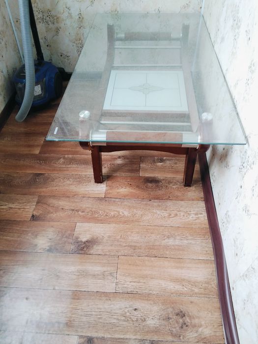 Продам легкий диван 25т.